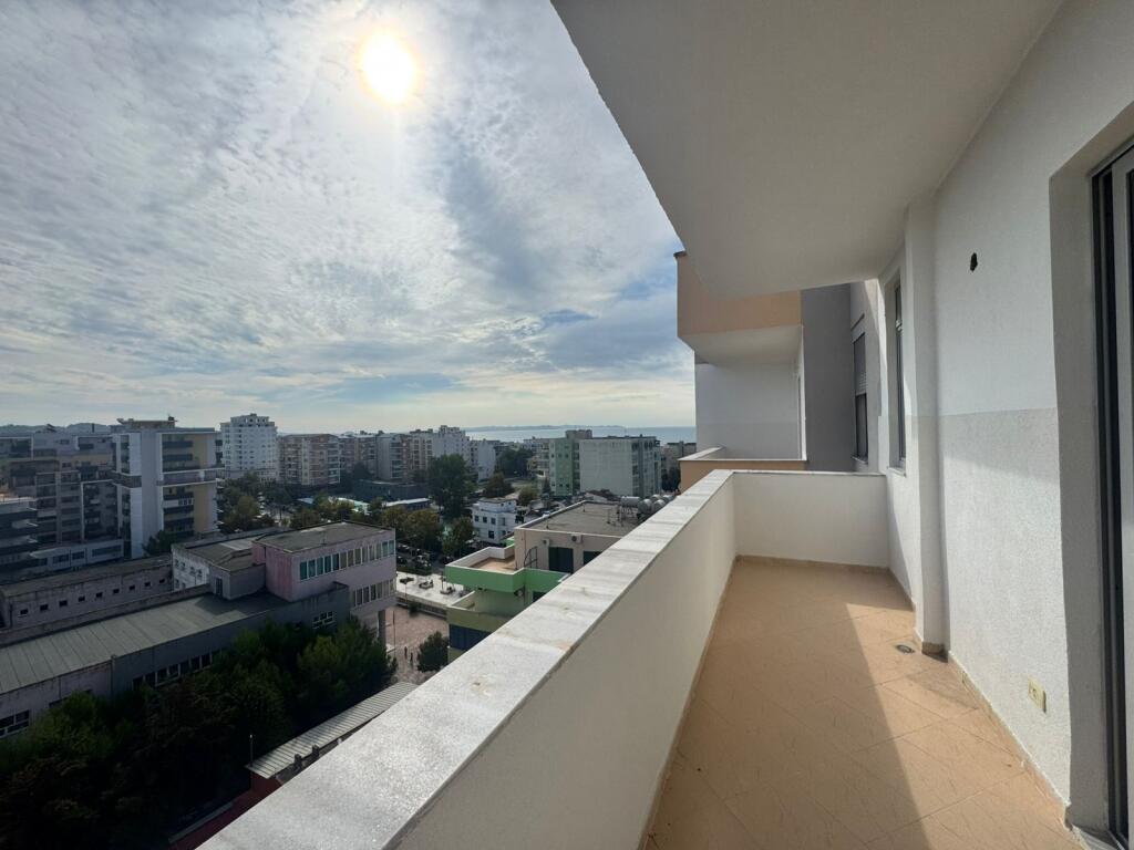 Qera apartament 2+1, Plazh Durres prane Shkolles bajram curri