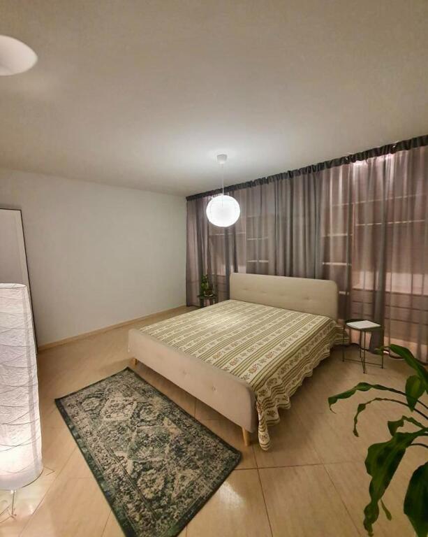 Jepet me QIRA apartament 1+1 Zona Liceu (Shkolla "Mihal Grameno")