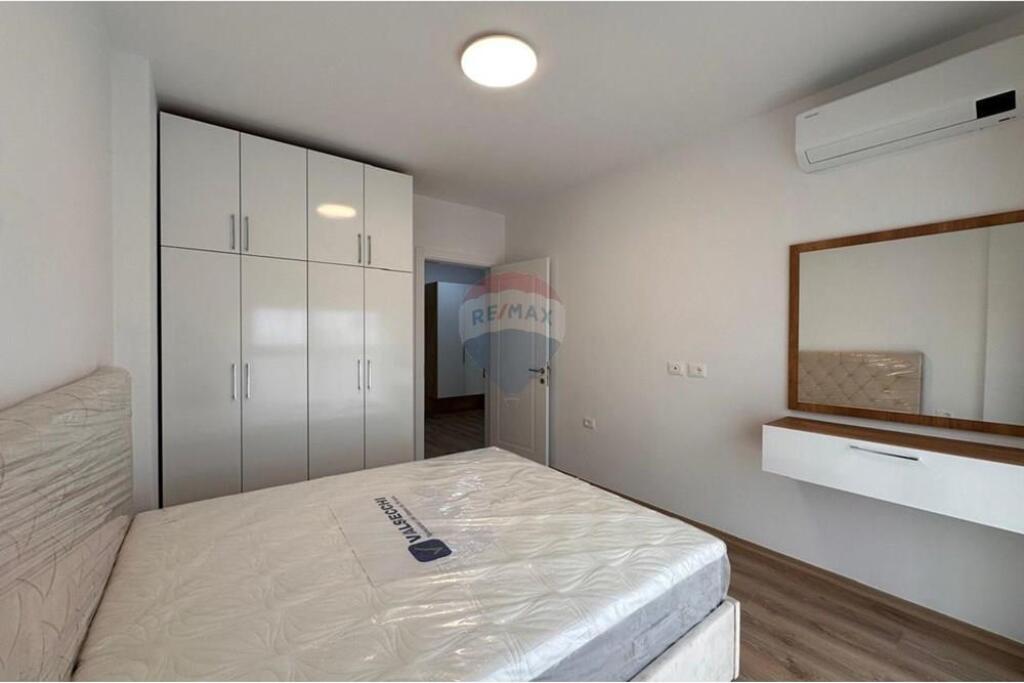 Jepet me qira apartament 1+1 te Bulevardi i Ri