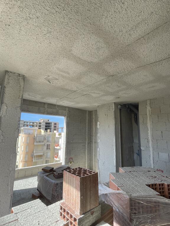 Shitet Super Apartament me Pamje Deti në Golem!