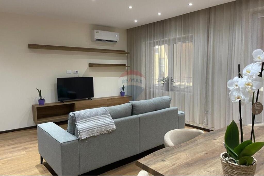 Apartament 1+1 në Qendër – Rruga Bardhok Biba