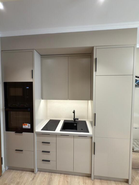 MONOLOCALE IN VENDITA - MUNICIPIO DI PARIGI