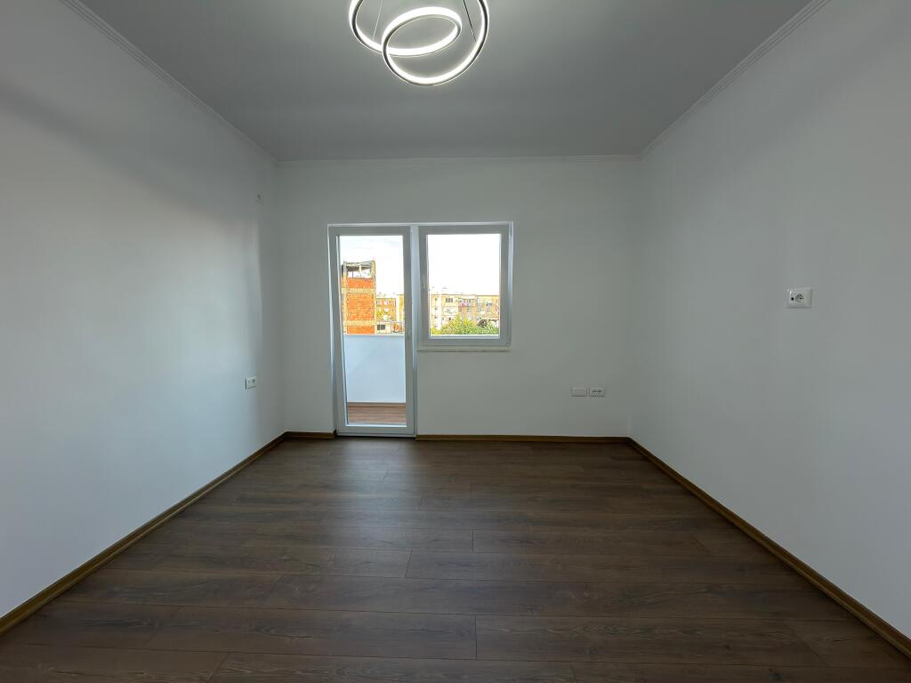 Apartament 2+1 per shitje ne Xhamllik!