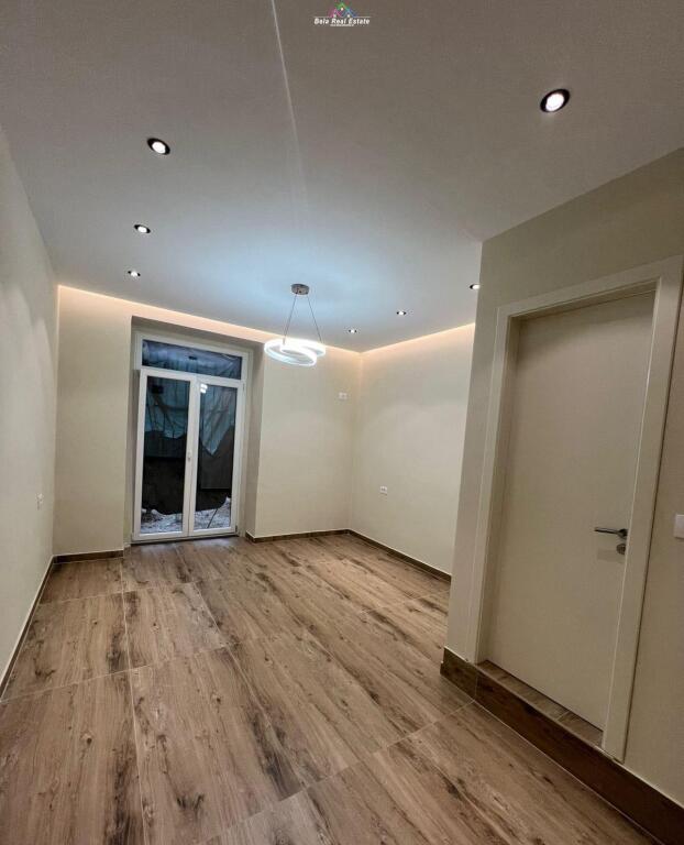 Zyre/Dyqan me Qera tek Bulevardi Gjergj Fishta (ID BZ2650) Tirane.