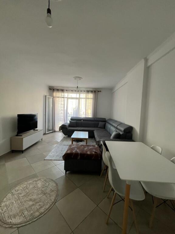 Jepet me qira apartament 2+1+2 në fushën e Aviacionit – Tiranë