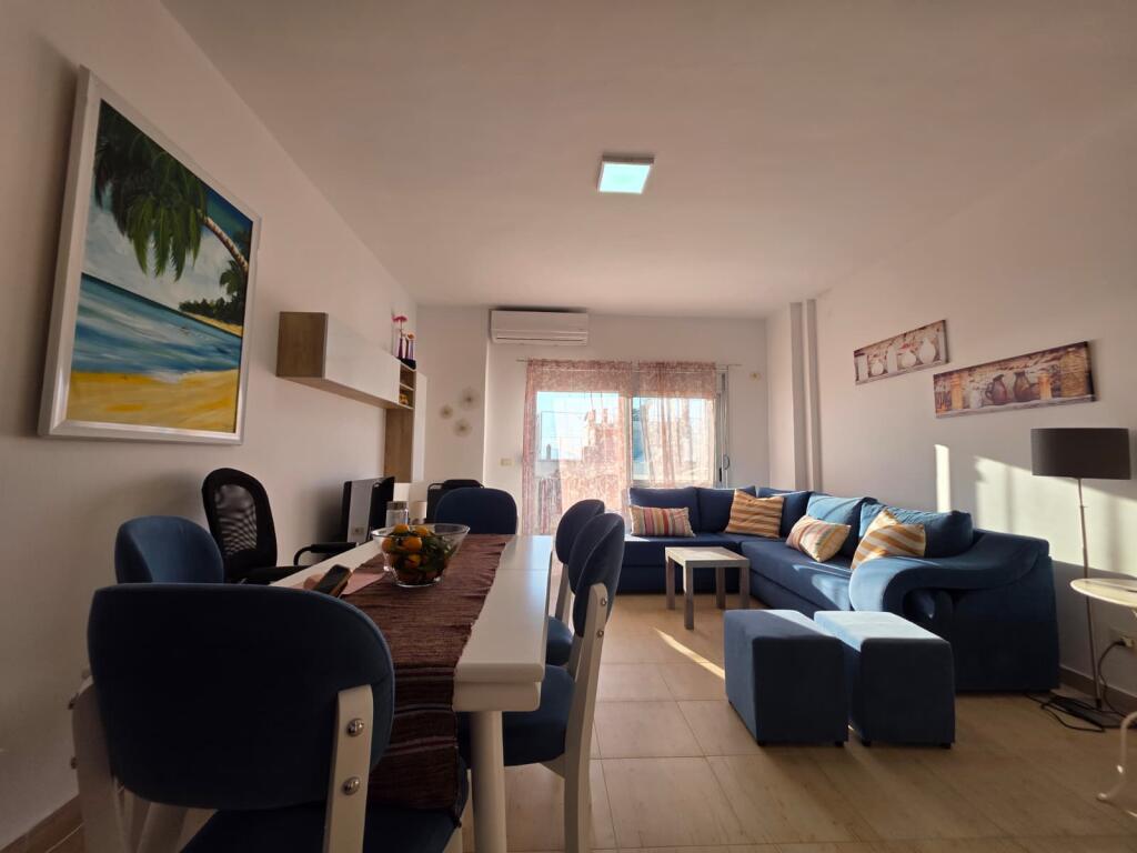 Apartament 2+1+2 me Pamje nga Deti në Shitje – Lungomare, Vlore