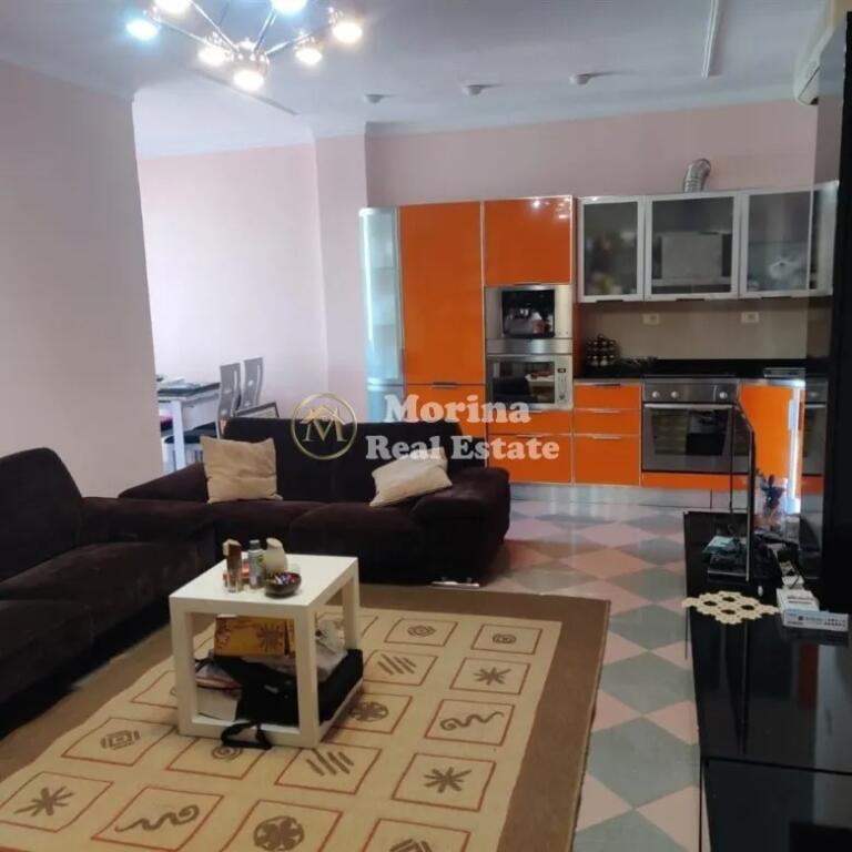 Qera, Apartament 2+1, Blloku, 800 euro/muaj