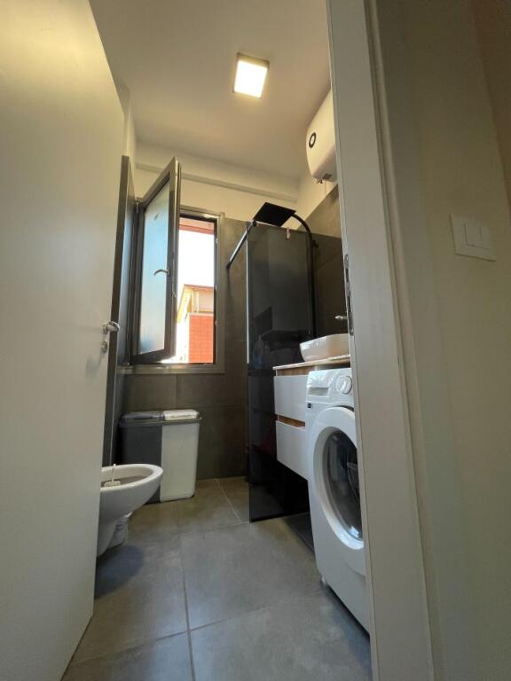 Apartament 2+1+2 poste parkimi tek Orion Tower Komisariati 4