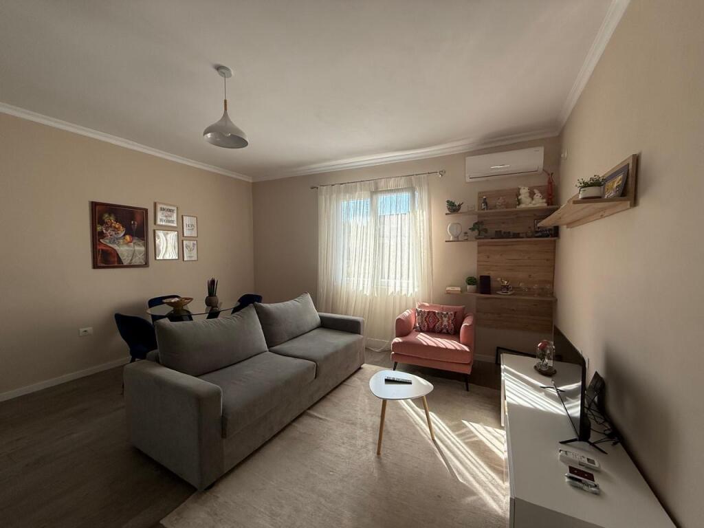 Apartament 1+1, Garda e Republikes!