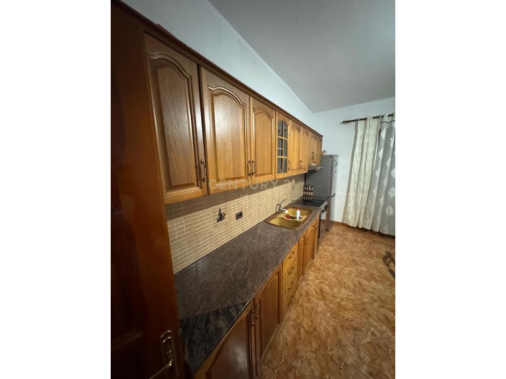 Apartament 2+1 Me ambjent gatimi të veçuar për qira Tek Bulevardi i Ri Tiranë - 450€!