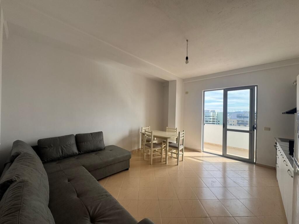 Qera apartament 2+1, Plazh Durres prane Shkolles bajram curri