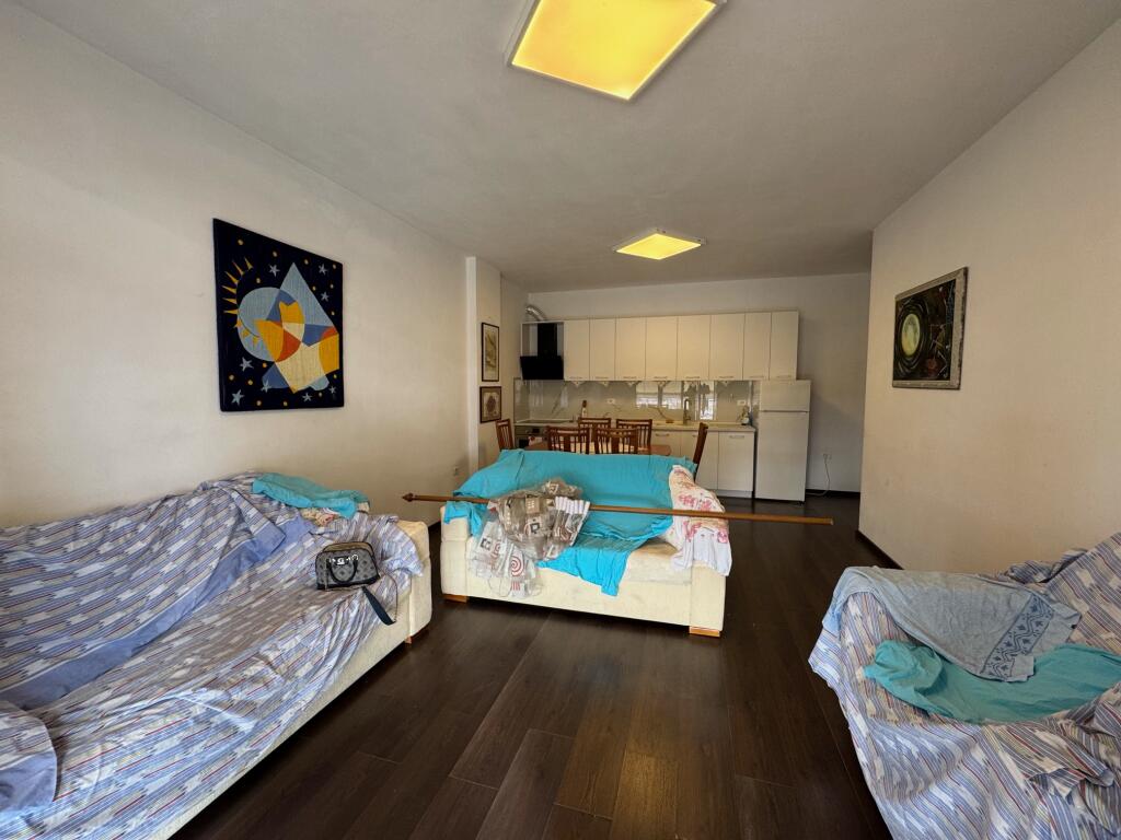 APARTAMENT 2+1 ME QERA NE FRESK TEK MURAGA