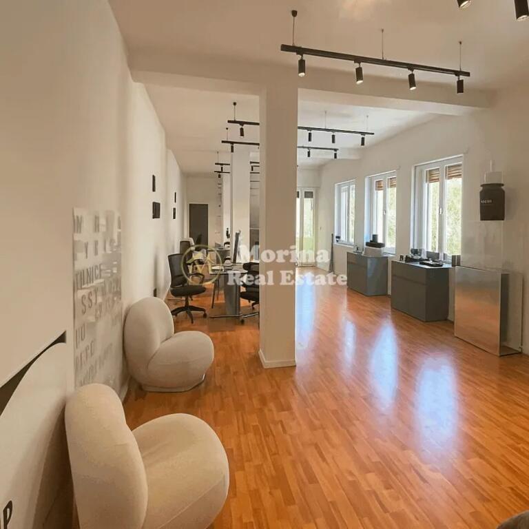 Qera, Ambient Biznesi, te Rruga Vaso Pasha, 800 Euro/Muaj