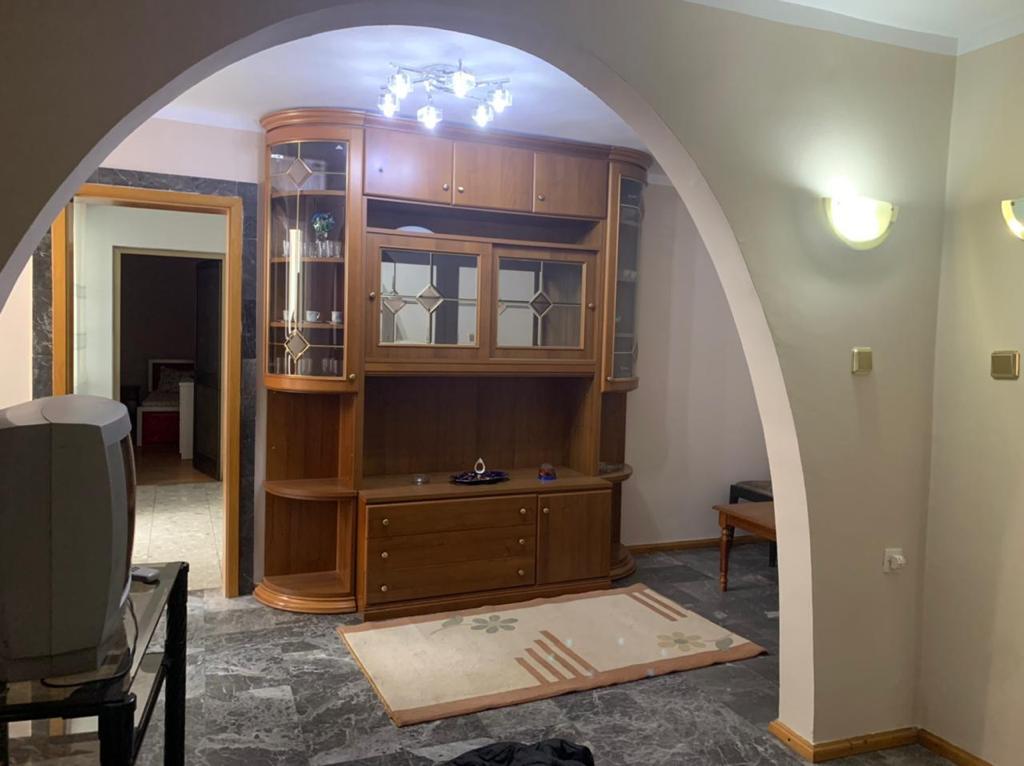 Jepet me qera apartament 2+1+2 te Rruga e Bogdaneve