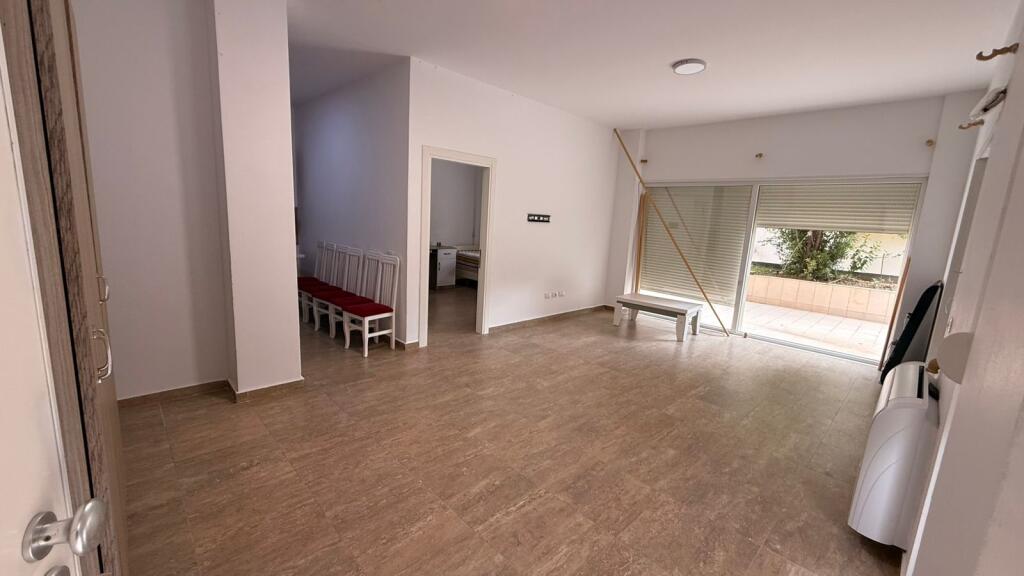 Shitet 2+1 me verande,liqeni i thate,250000 euro i diskutueshem