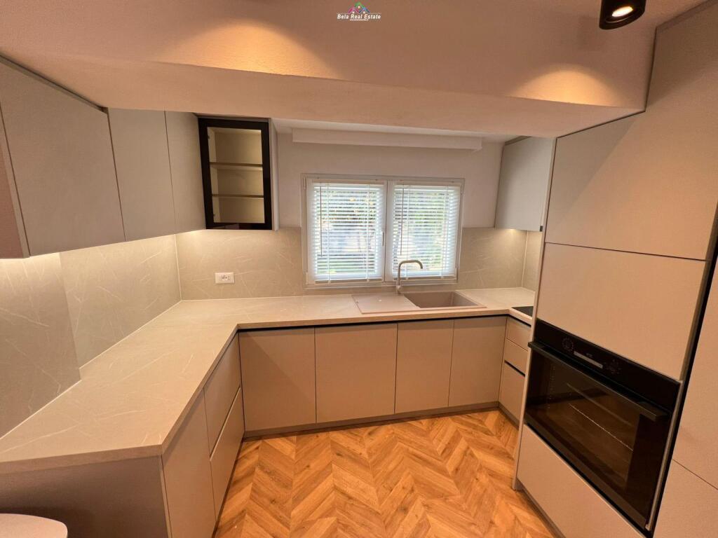 Vile Me Qera 2+1 prane Kompleksit Grand (ID BV22512) Tirane