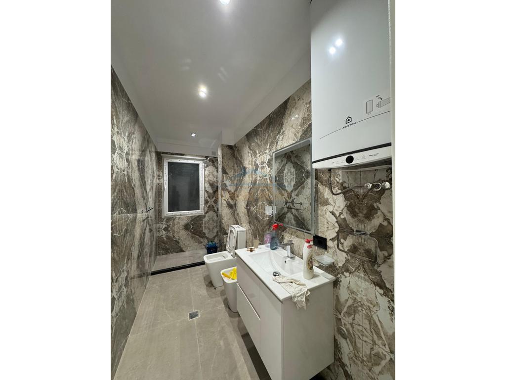 Shitet , Apartament 2+1, Fresk, Tirane.