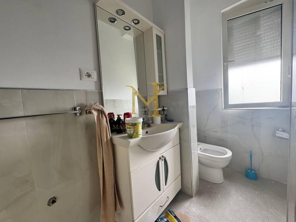 Shitet Apartament 3+1+2, Durres, zona Rrota e Kuqe – Pamje nga Deti!!