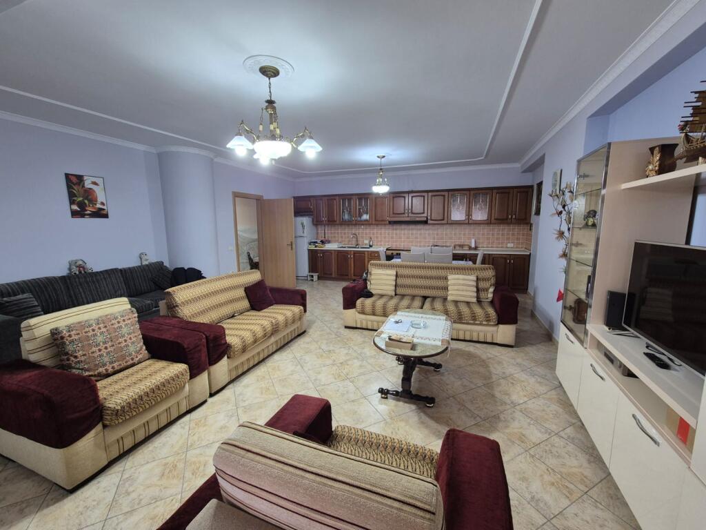 Jepet me qira apartament 2+1+2 tek 21 Djetori!
