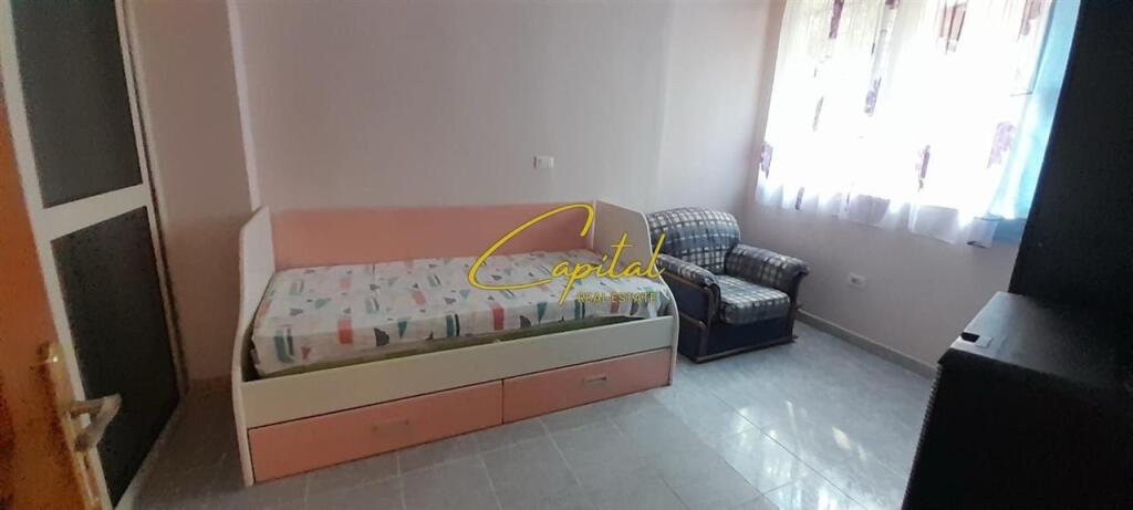 APARTAMENT ME QERA 2+1 XHAMLLIKU 50.000 LEKE