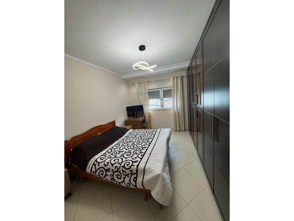 Me qira, Apartament 2+1, Unaza e Re.