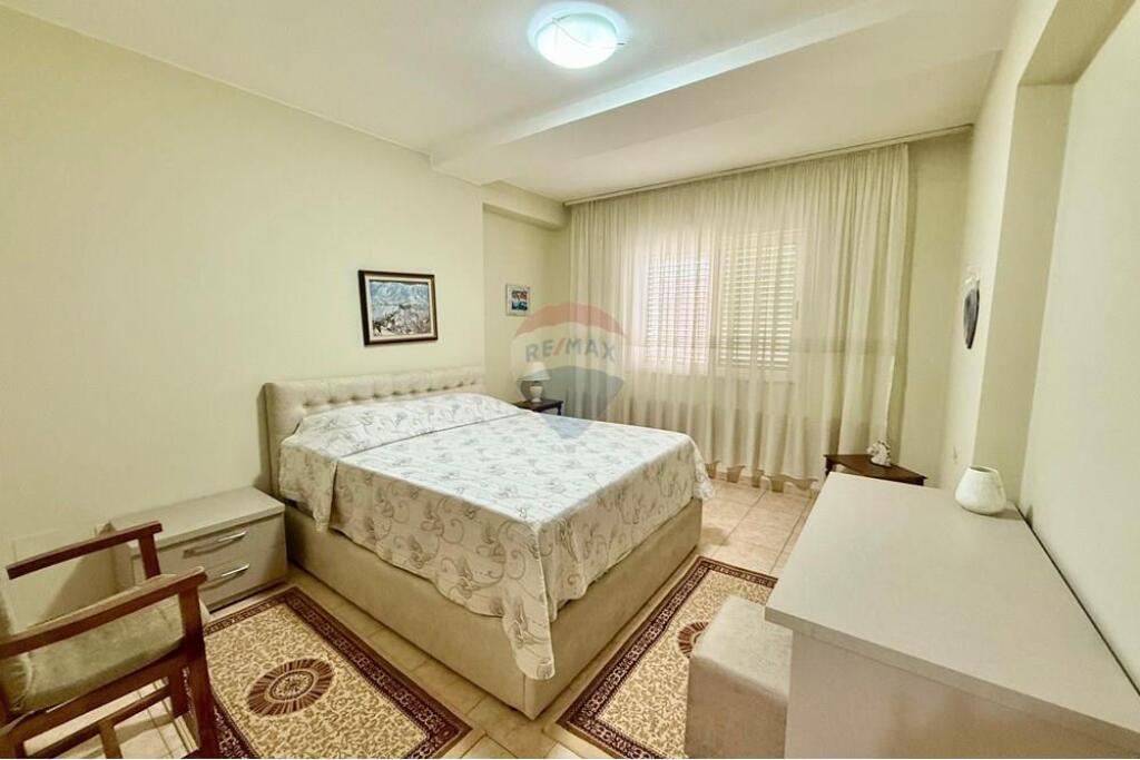 .Apartamenti -- jepet për qera -- 2+1, Rr.Margarita Tutulani!