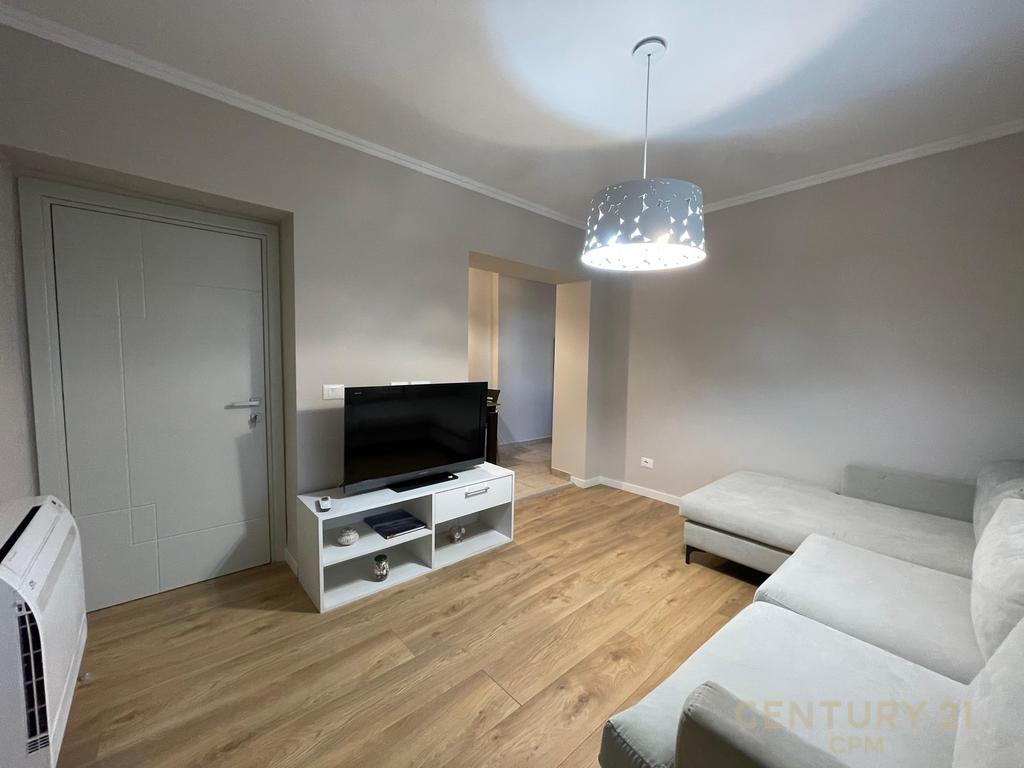 APARTAMENT 2+1 ME QIRA TEK ISH STACIONI TRENIT !