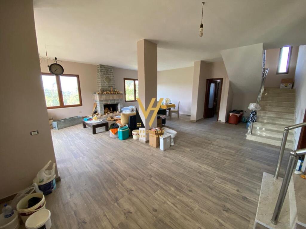 VILLA BIFAMILIARE IN VENDITA A MARIKAJ, VORE 400.000 EURO