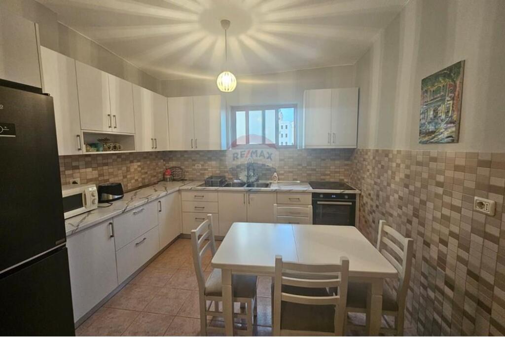 Appartamento 2+1 in affitto in Via Durazzo.