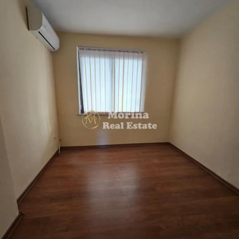 Qera, Ambient Biznesi, te Rruga Vaso Pasha, 800 Euro/Muaj