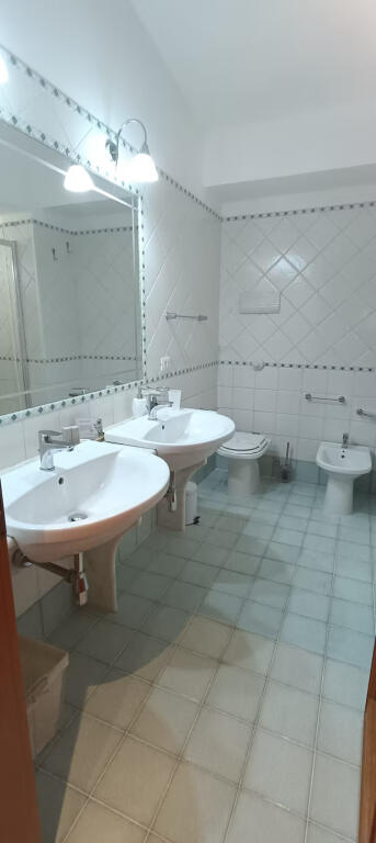 Apartament Me Qera 3+1 Ne Astir (ID B230179) Tirane