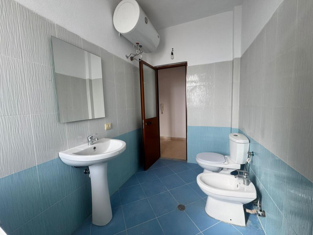 Qera apartament 2+1, Plazh Durres prane Shkolles bajram curri