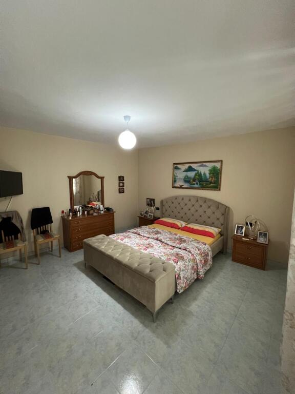 Villa in vendita vicino alla stazione ferroviaria