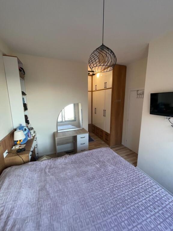 Apartament 2+1+2 poste parkimi tek Orion Tower Komisariati 4