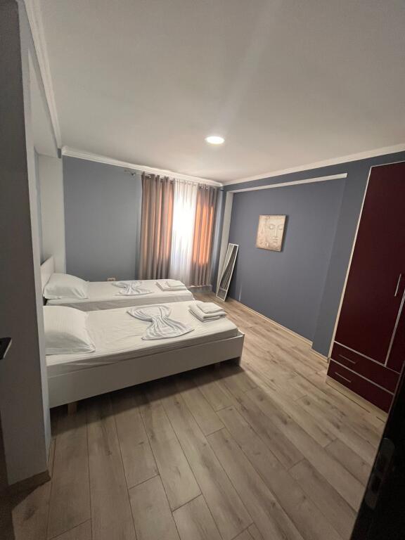 Apartament 2+1 me qera ne Laprake prane Pizzeri Class