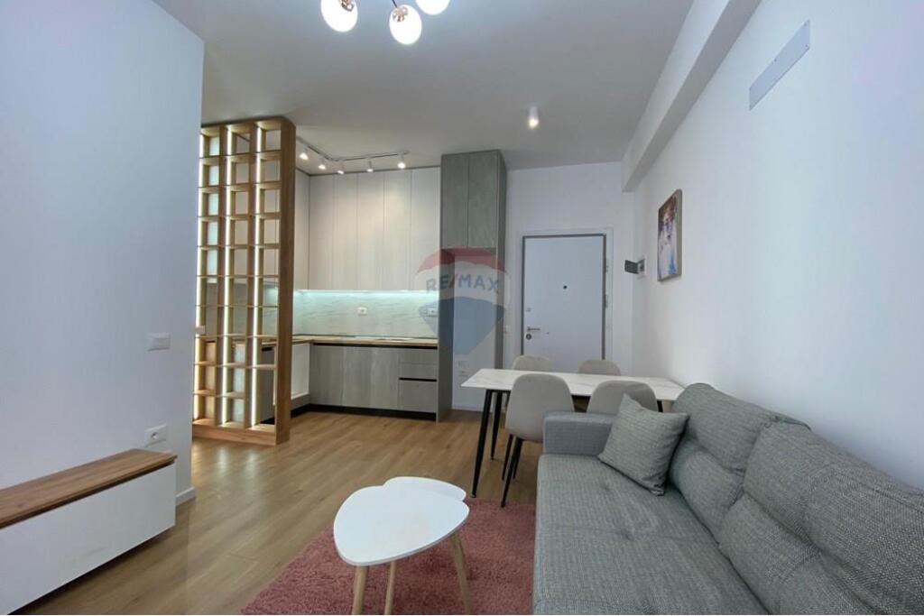 SHITET, APARTAMENT 1+1, FRESKU, TIRANË !