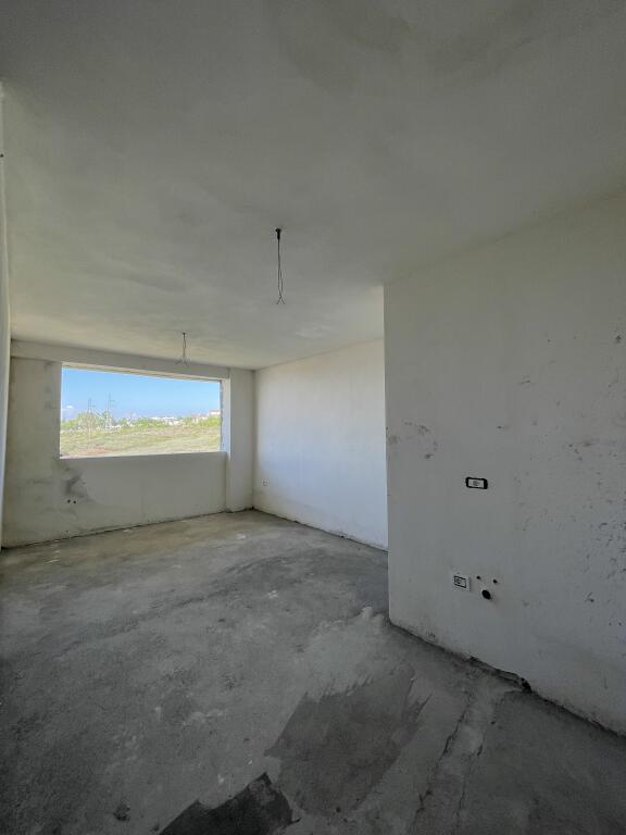 Shitet apartament 1+1 tek Kompleksi Tom Doshi-t ne Shkoze
