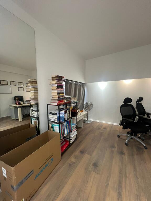 Zyre per qira tek Kristal Center