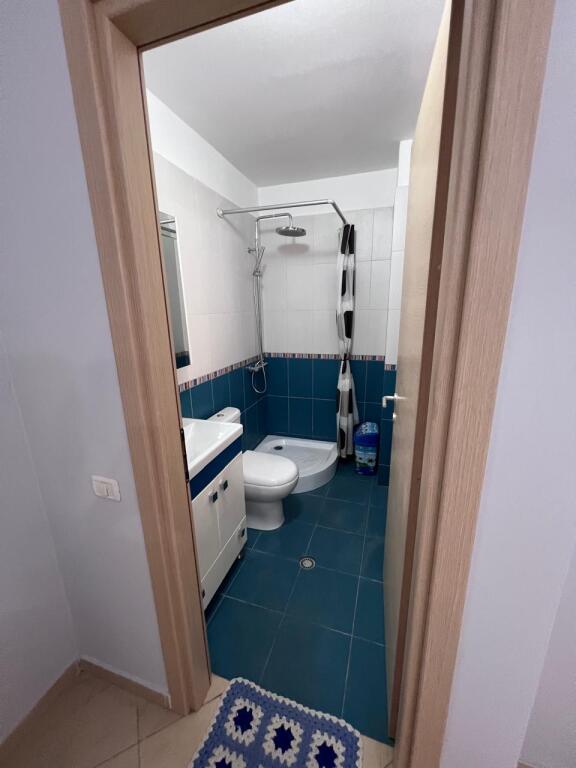 2+1,i mobiluar me parkim,kopshti botanik,600 euro