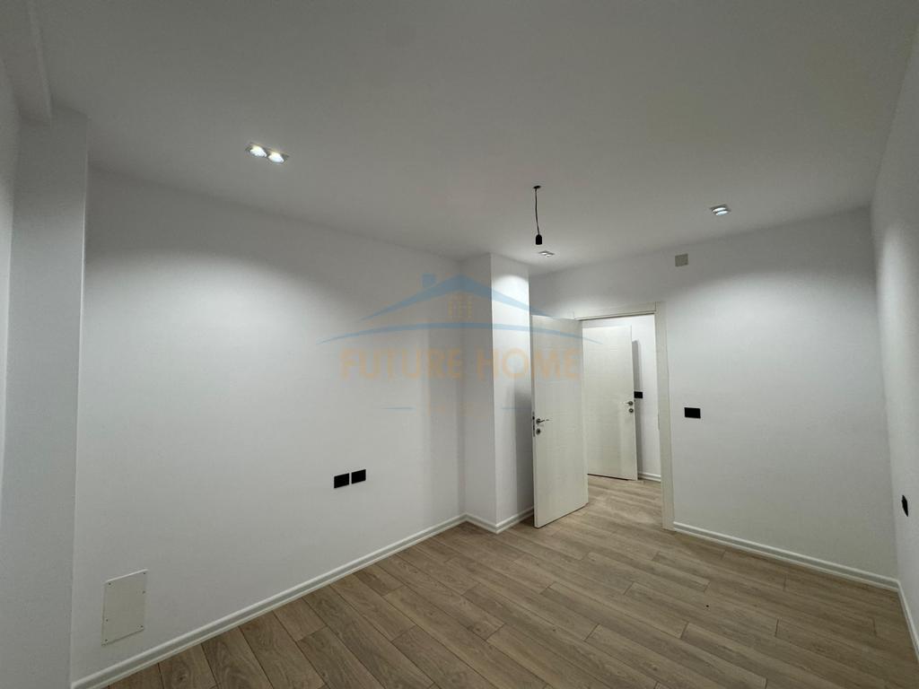 Shitet , Apartament 2+1, Fresk, Tirane.