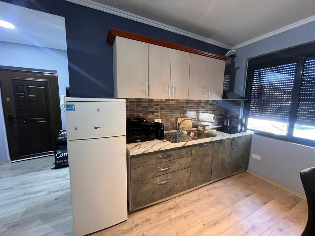 Apartament 2+1 me qera ne Laprake prane Pizzeri Class