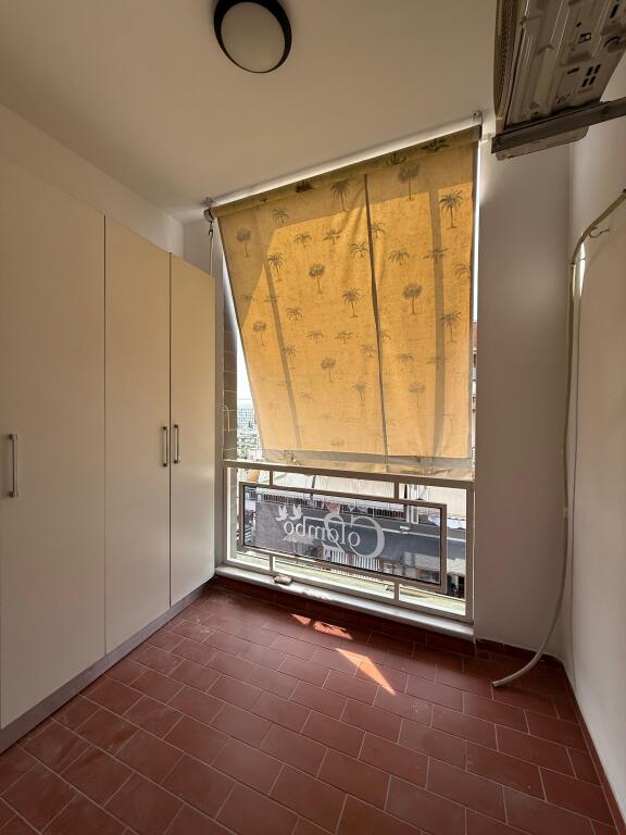 Shitet apartament 1+1 ne Xhamllik te Rezidenca "Colombo 2".