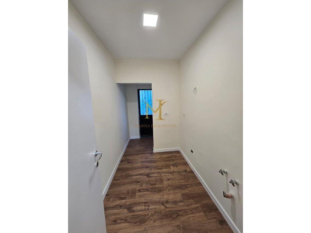 For sale, 2+1 Apartment with Separate Kitchen, Near Vala Park, Durres!!
