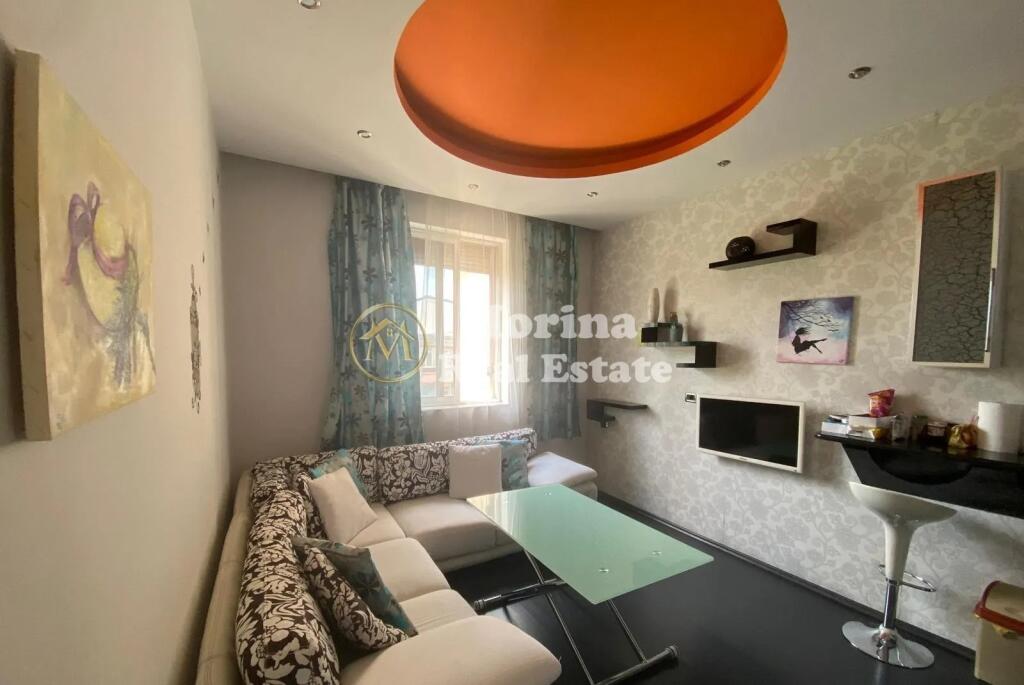 Shitje, Apartament 2+ 1, te Rruga e Durresit, perballe me Koloseun, Cmimi 168000 Euro