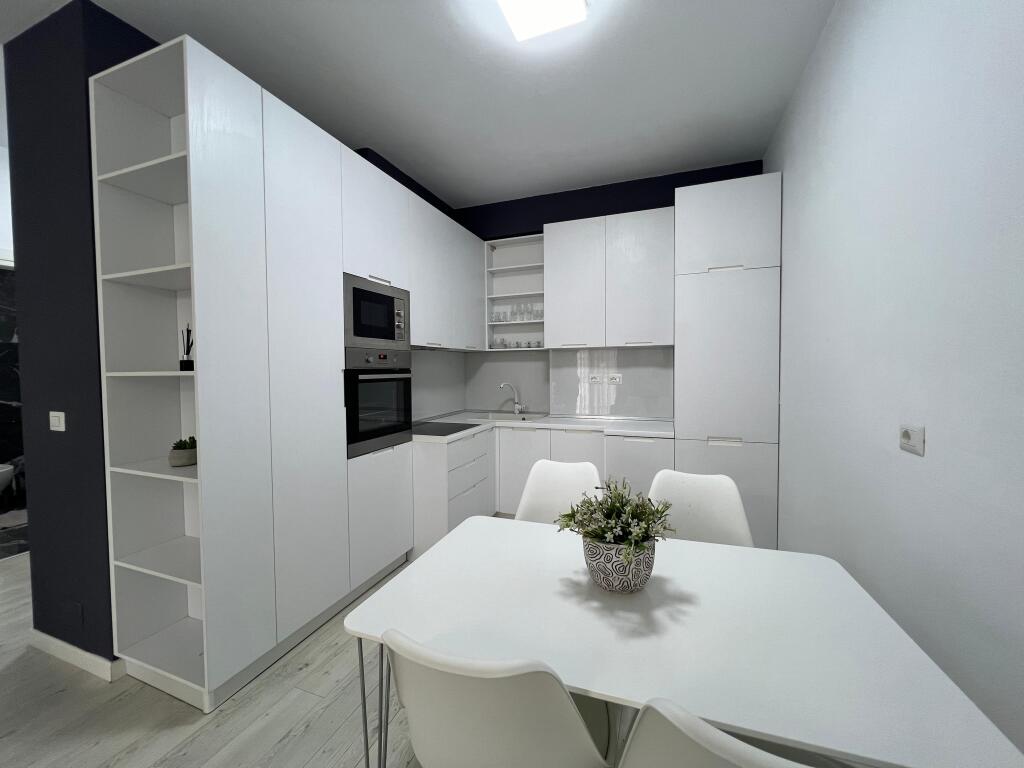 Apartament me pamje deti Per Qera Ne Vlore