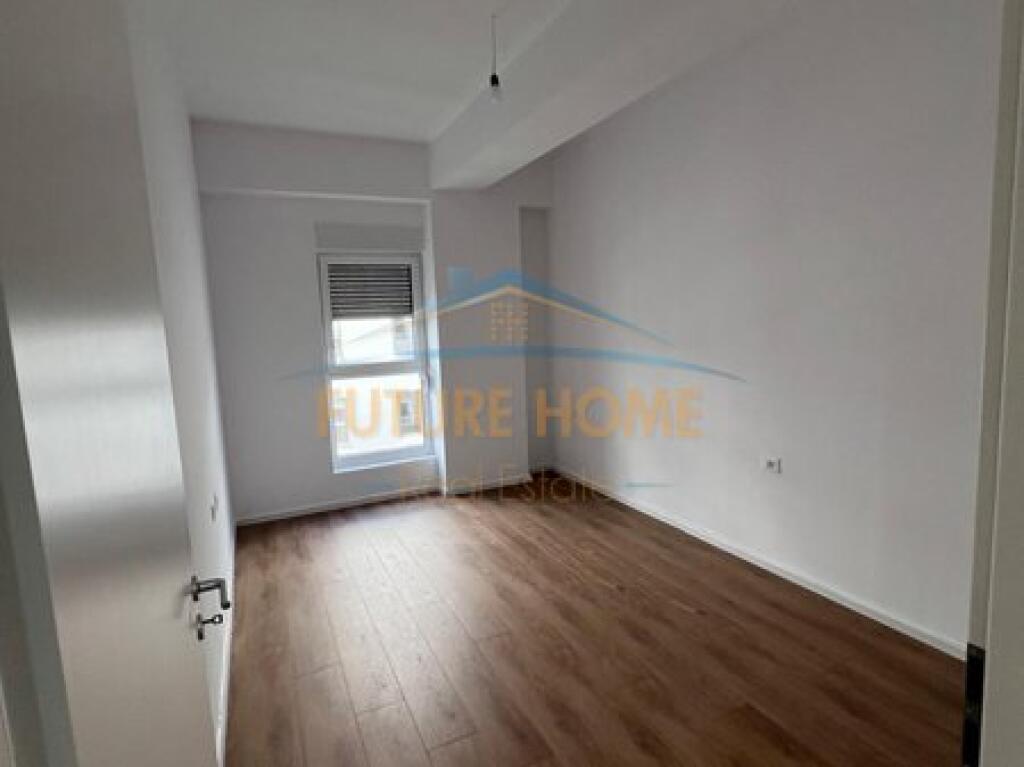 Shitet, Apartament 1+1, Ali Demi, Tiranë.