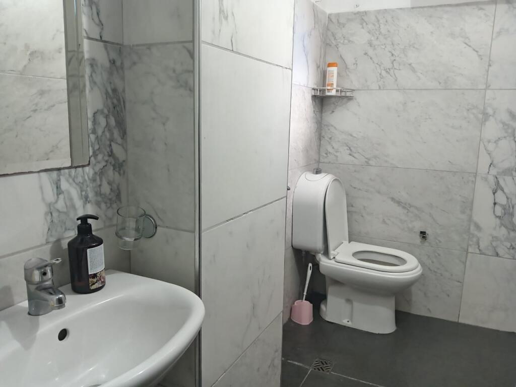 Apartament me qera 1+1