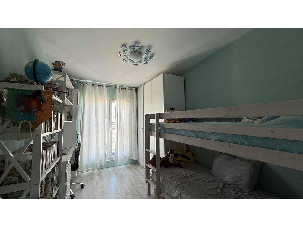 Ofrohet për qira apartament 2+1 te Brryli