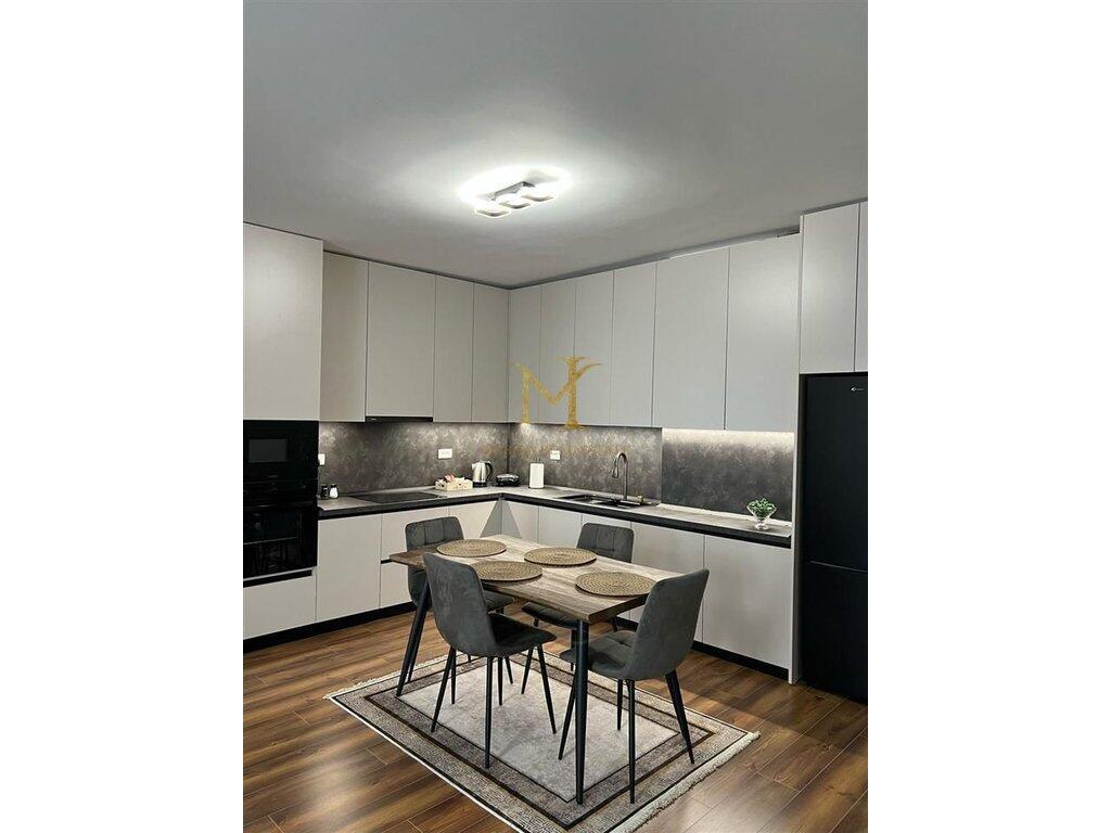 Apartamenti per shitje, Durres 2+1Stacionit i Trenit  Durres!!