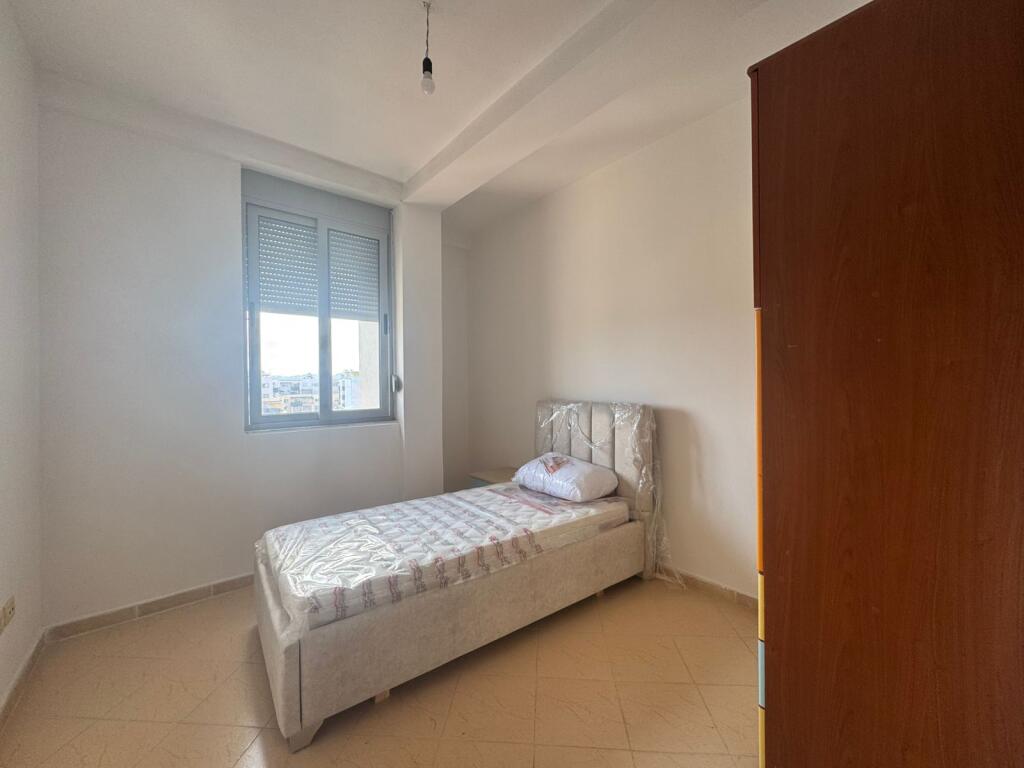 Qera apartament 2+1, Plazh Durres prane Shkolles bajram curri